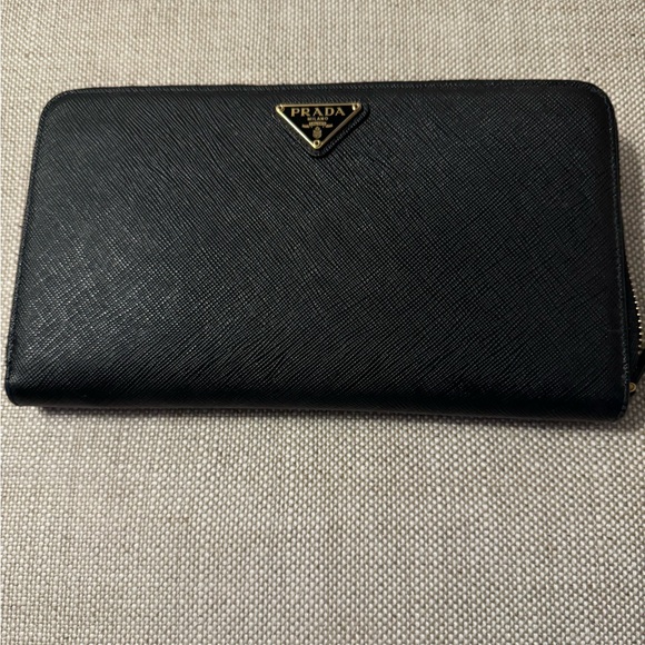 Prada Black Wallet - Picture 1 of 4